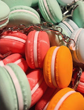 Cargar imagen en el visor de la galería, Lily & Fern Macaroon Lip Balm