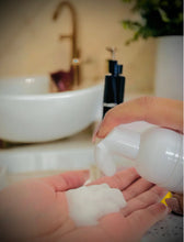 Cargar imagen en el visor de la galería, Mia Fia Refreshing facial wash