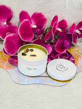Cargar imagen en el visor de la galería, Vela de soja con infusión de cristal - Colección Feel Good