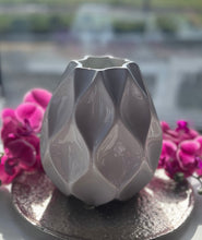 Load image into Gallery viewer, Nico Vase