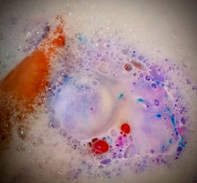 Load image into Gallery viewer, Essential Oil Bath Bombs
