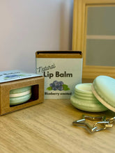 Cargar imagen en el visor de la galería, Lily &amp; Fern Macaroon Lip Balm
